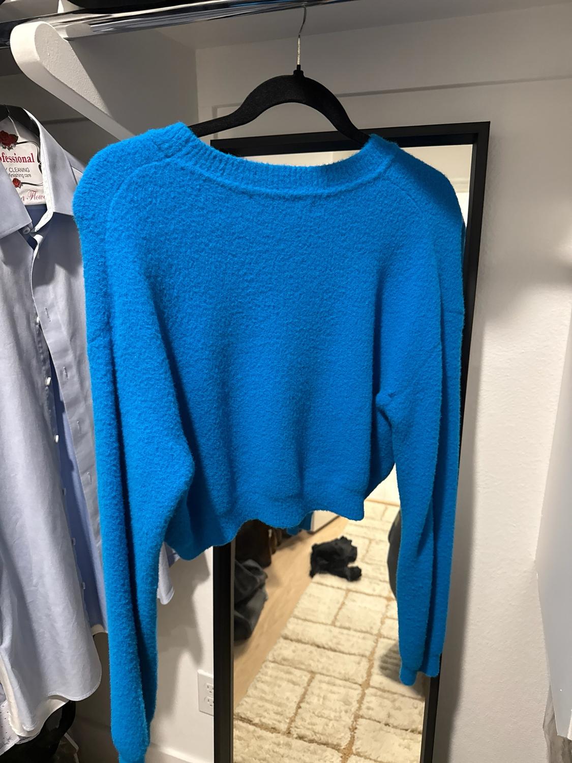 SOFT TOUCH CROPPED KNIT SWEATER - Image 3