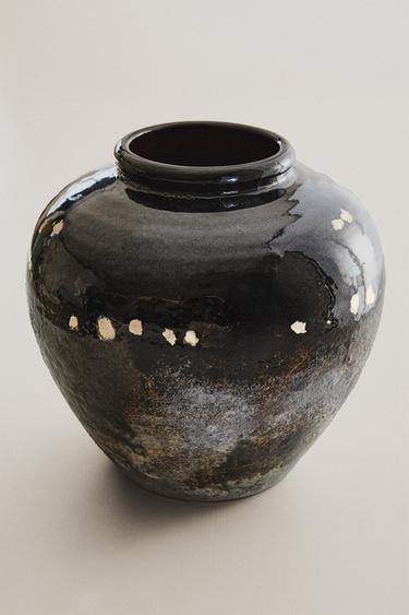 MEDIUM ENAMELLED STONEWARE VASE - mid khaki by Zara