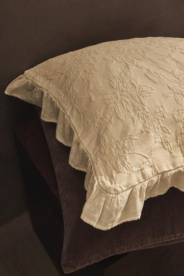 JACQUARD CUSHION COVER WITH RUFFLE - Beige by Zara