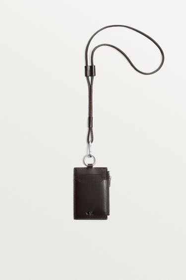 KARTENETUI AUS LEDER MIT ANHÄNGER - Braun von Zara