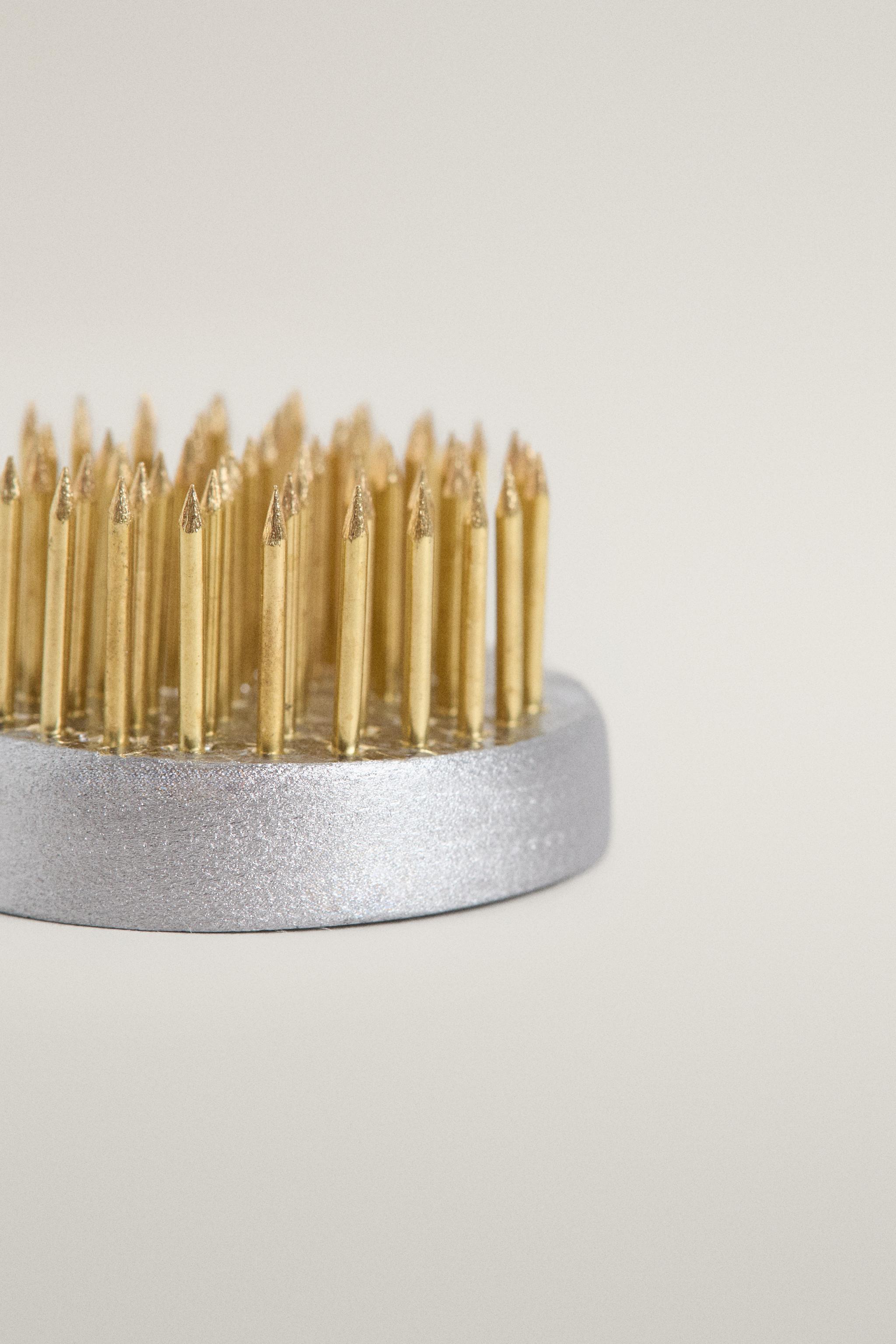 KENZAN FLOWER HOLDER