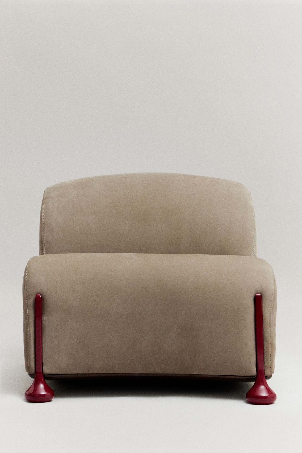 THE SCHWELLEN LOUNGECHAIR — Beige