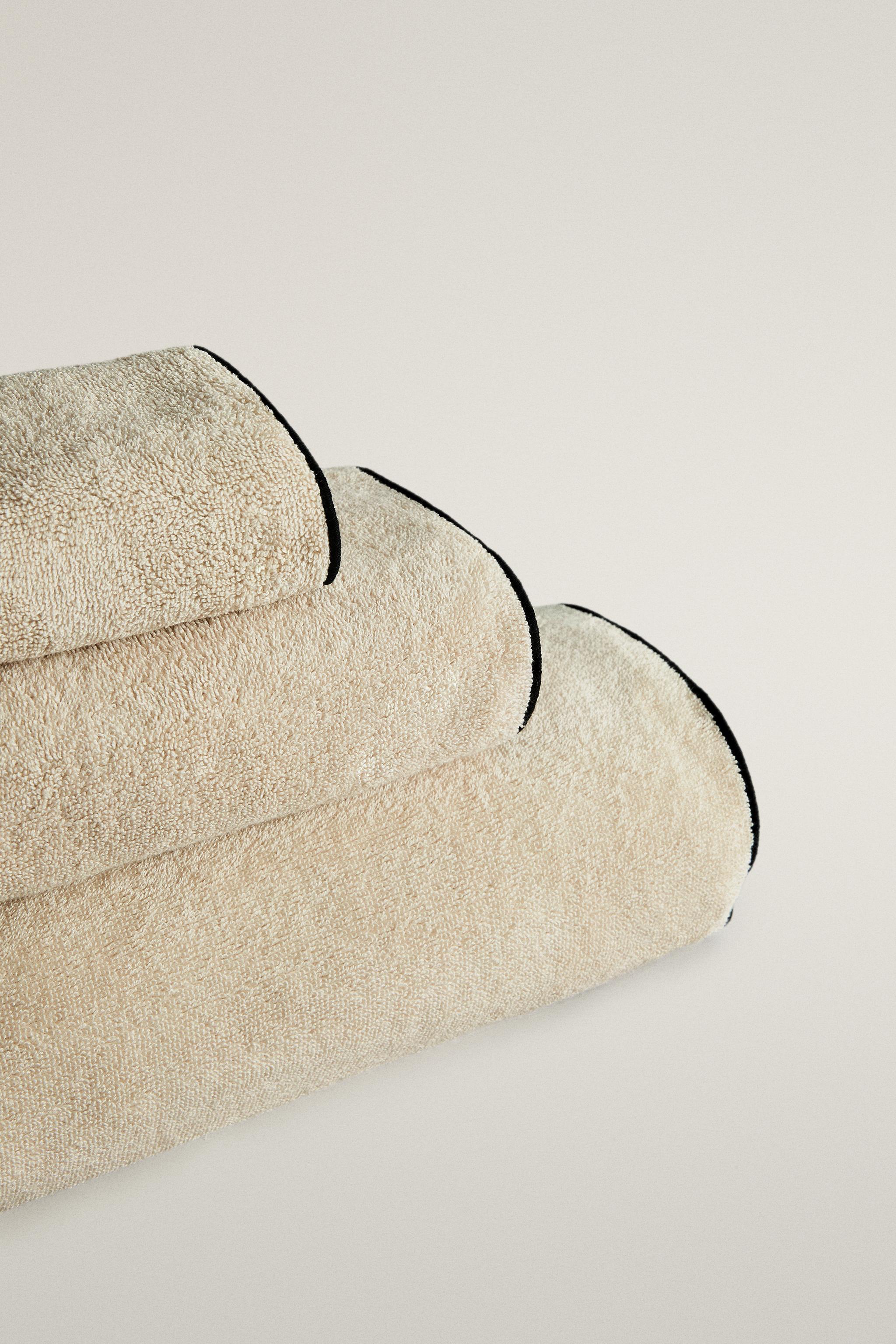OVERLOCK COTTON BATH TOWEL
