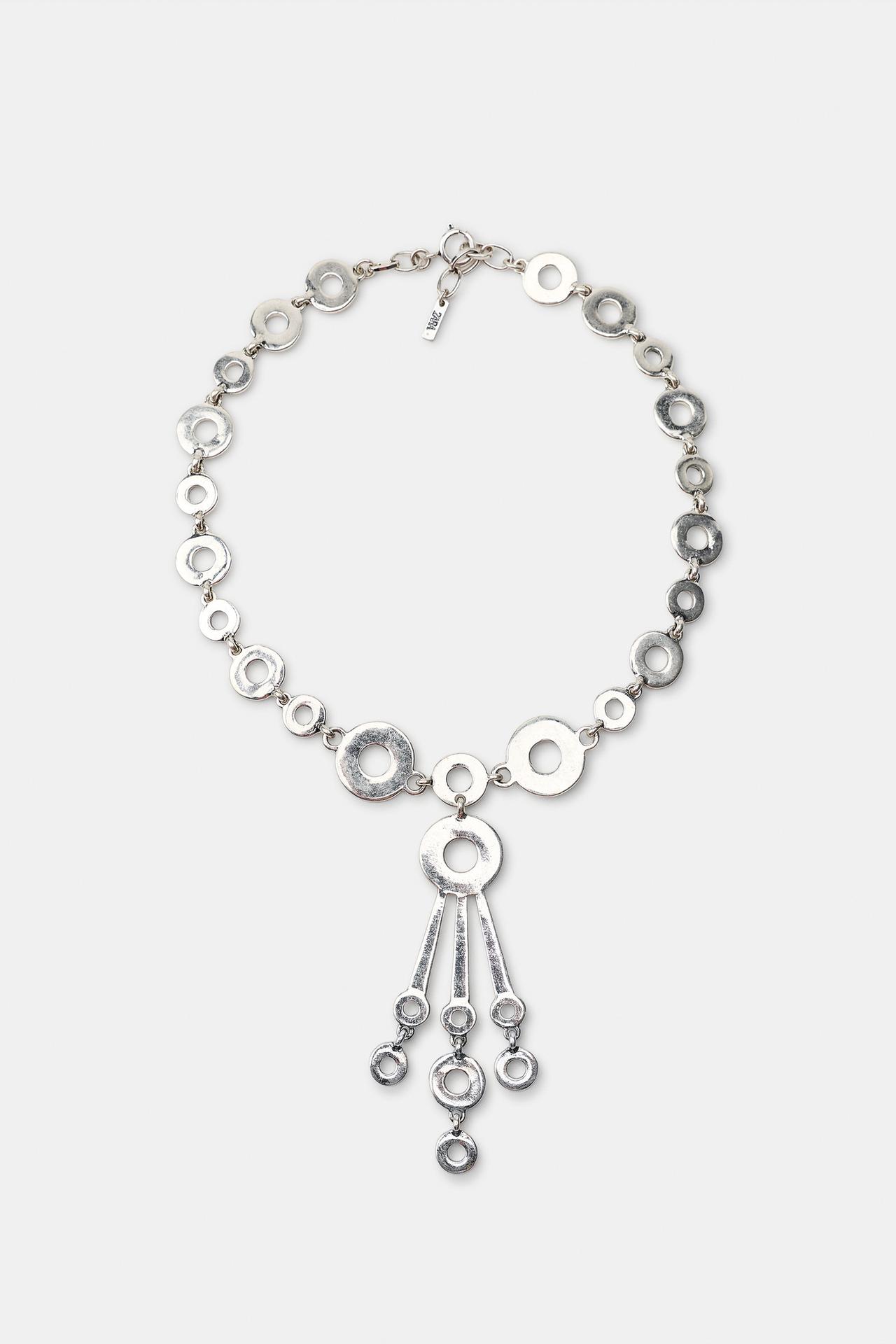 METAL CIRCLE CHOKER — Silver