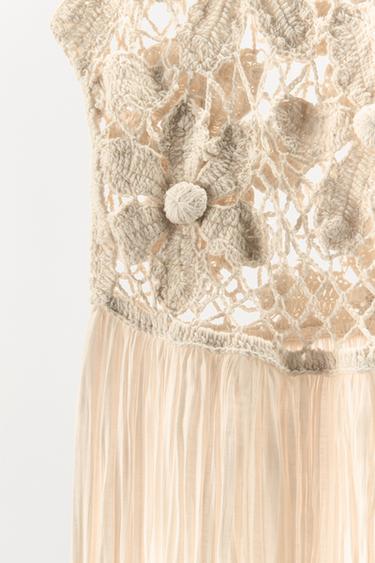 ROBE EN MATIÈRES VARIÉES BRODERIES FLEURS - Écru de Zara - Image 5