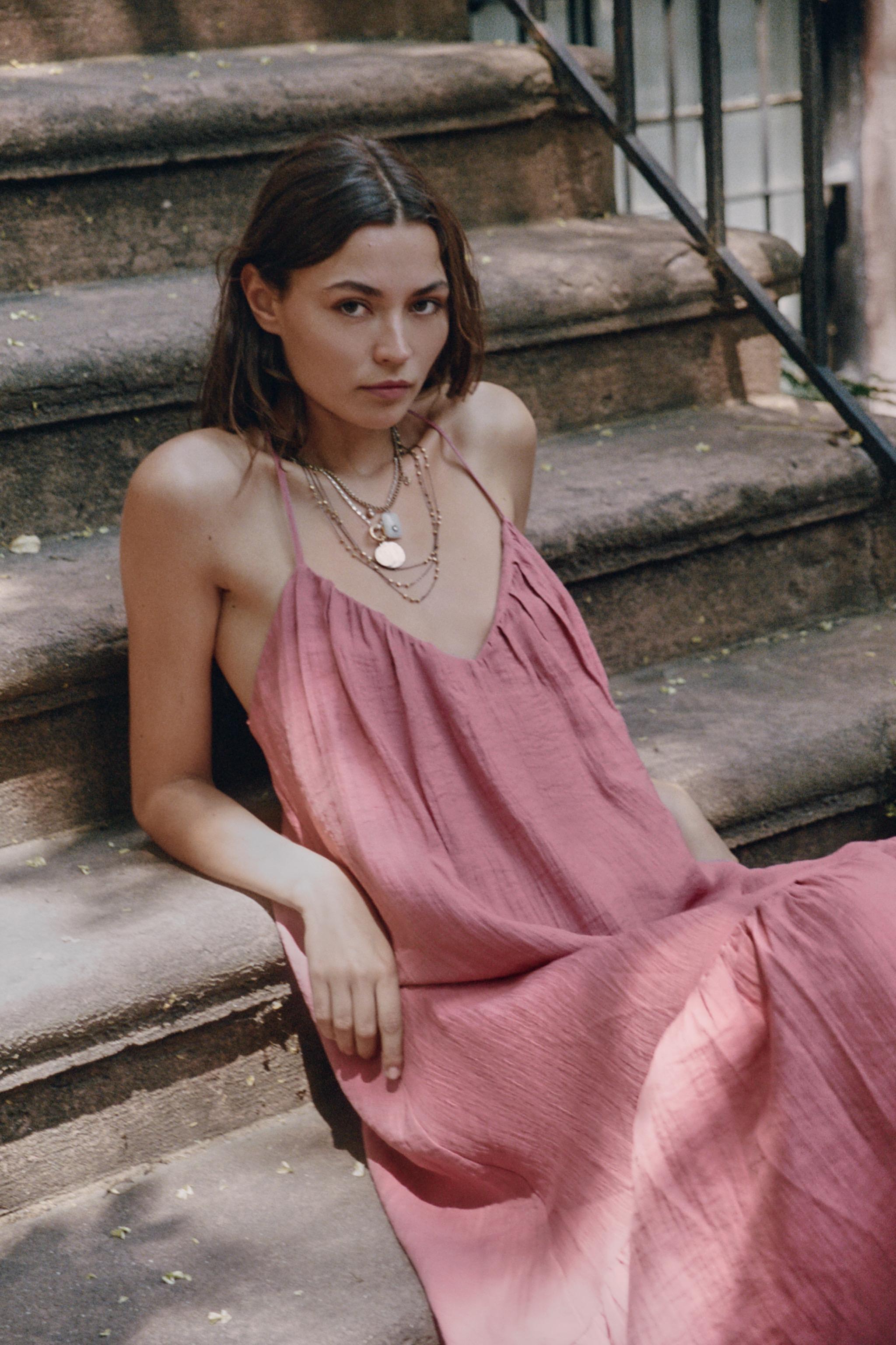 VOLUMINOUS MIDI DRESS