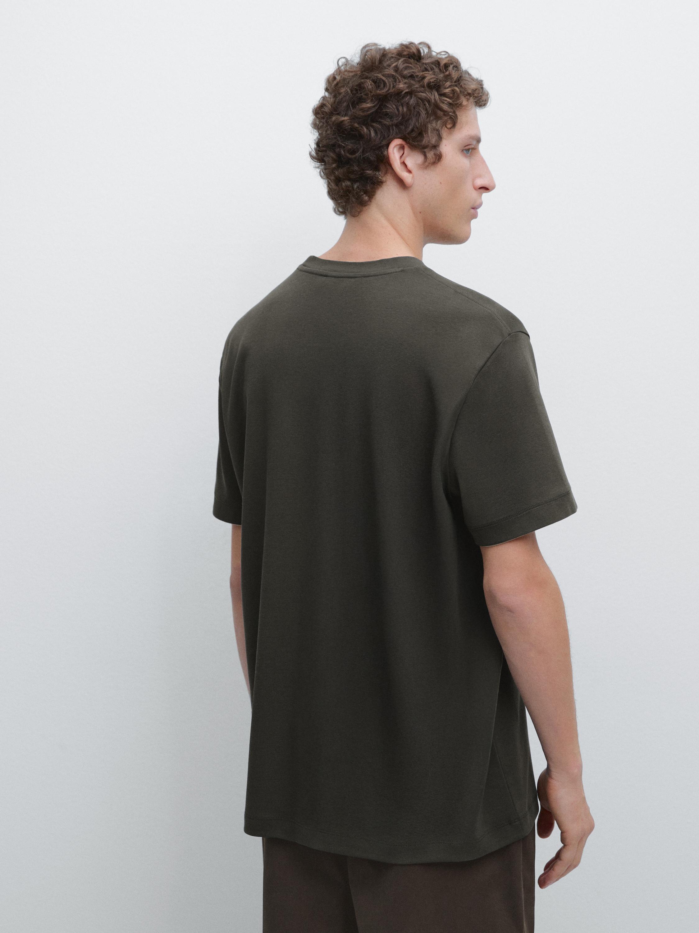 100% cotton T-shirt with contrast neckline