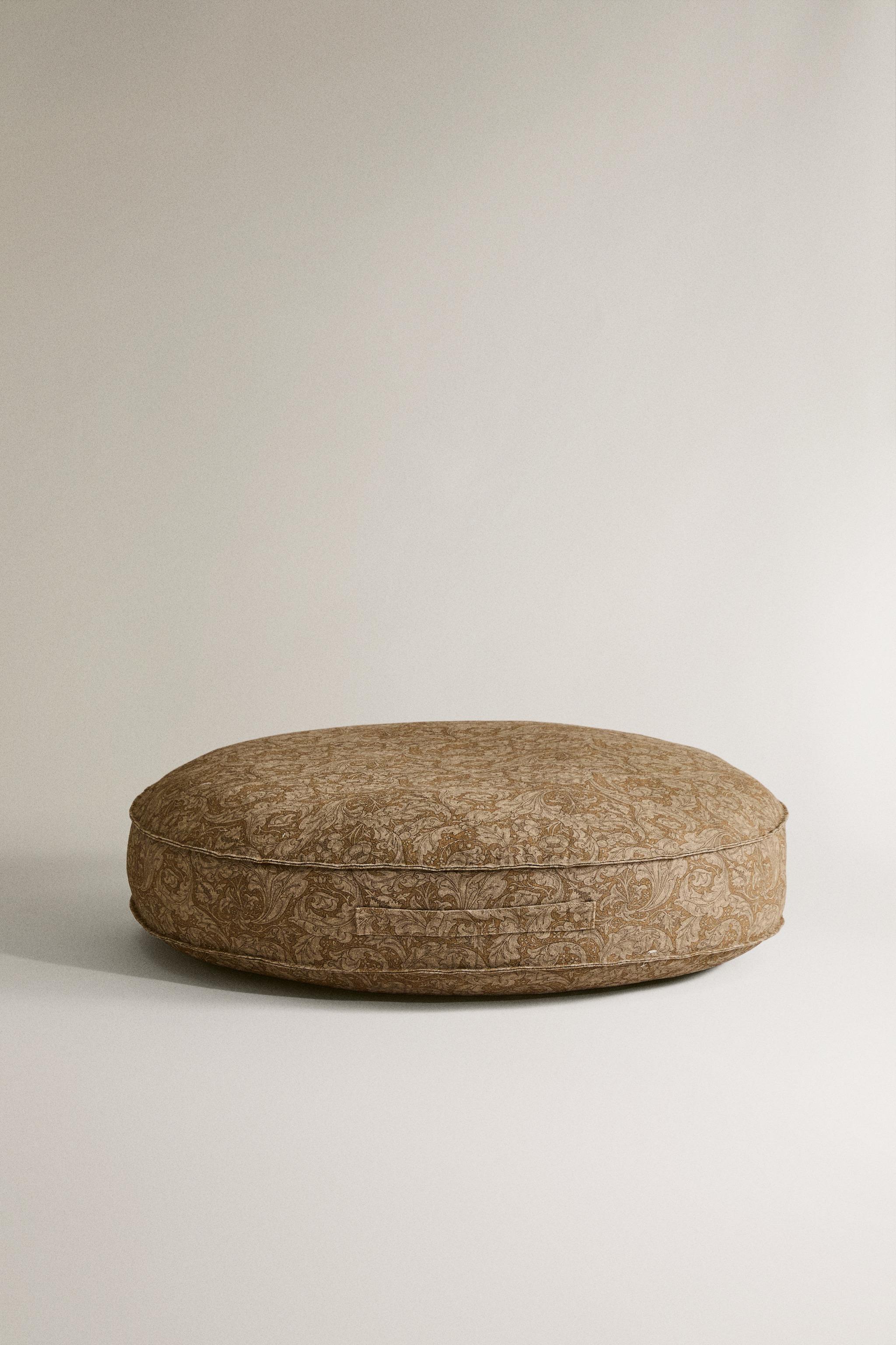 HEMP AND COTTON MORRIS & CO. PET FLOOR CUSHION - Mustard | ZARA