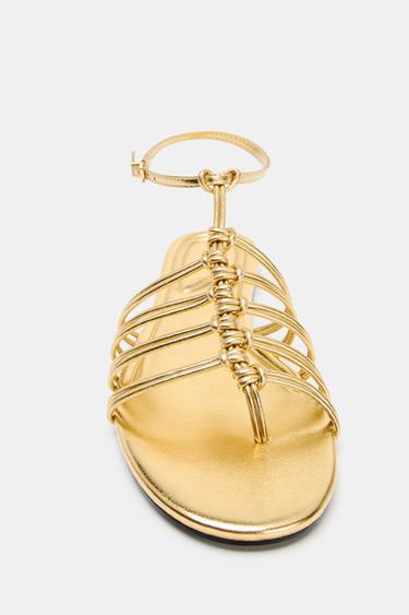 SANDALES PLATES EFFET MÉTALLISÉ - Or de Zara - Image 4