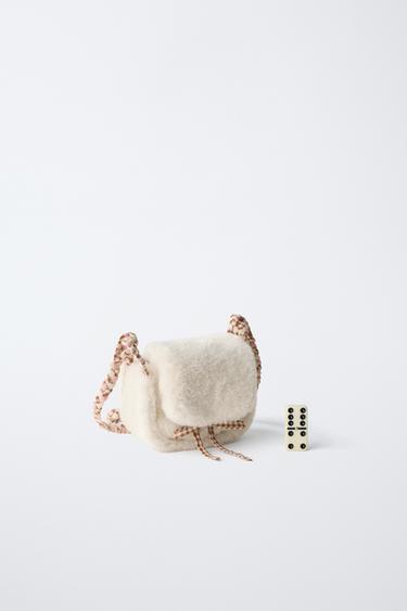SAC BANDOULIÈRE EFFET FOURRURE - Blanc écru de Zara - Image 5