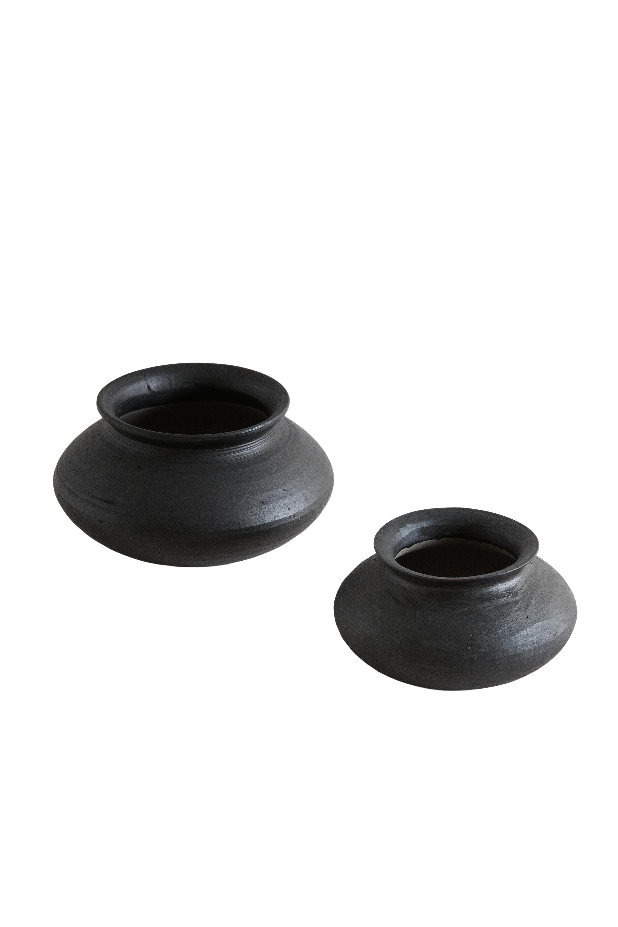 KENZAN OVAL DECORATIVE VASE - Black | ZARA United States
