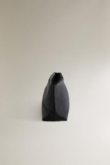 MEDIUM TECHNICAL FABRIC WASH BAG - Black by Zara - Image 2