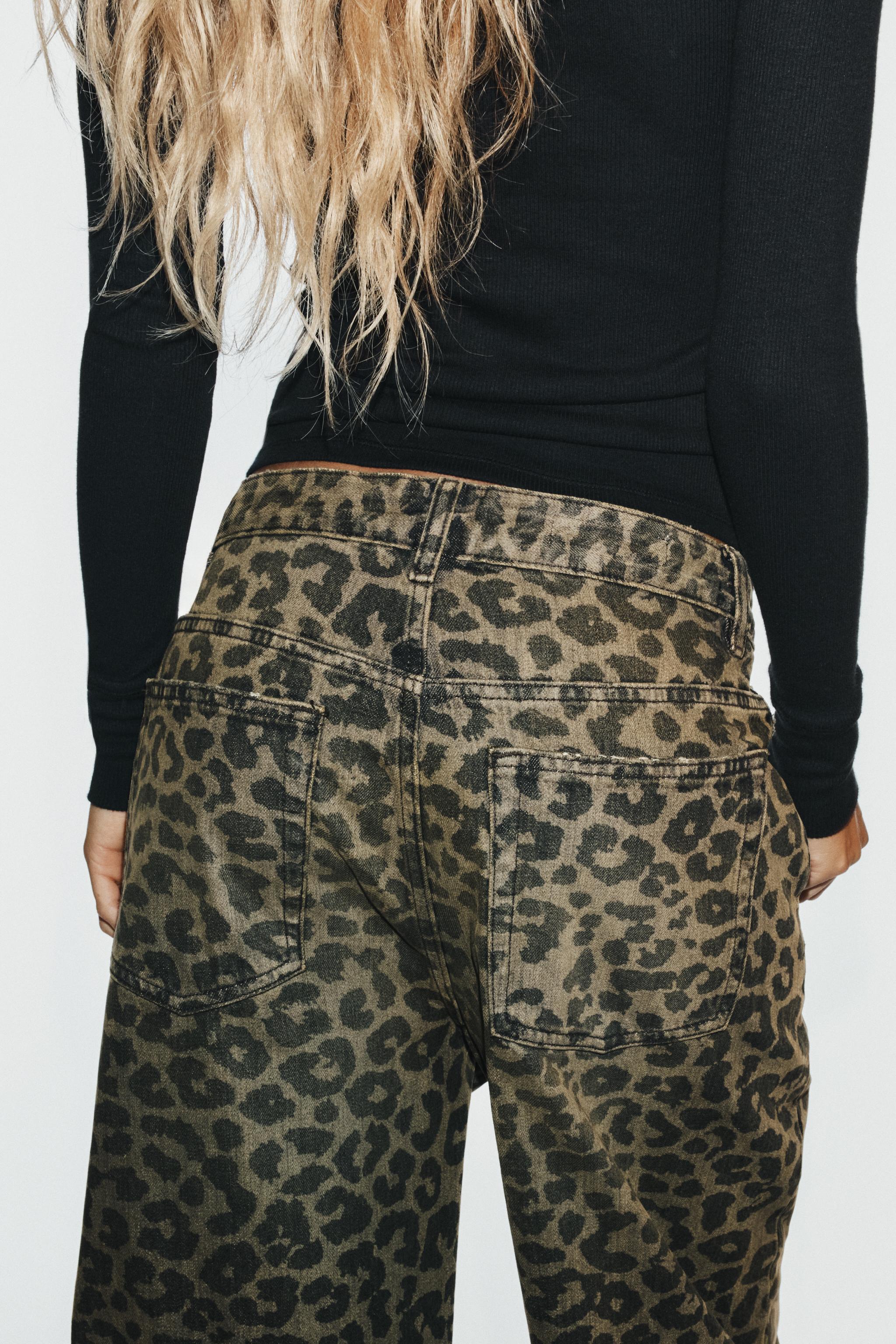 Женские джинсы Zara TRF BAGGY ANIMAL PRINT JEANS — фото 5