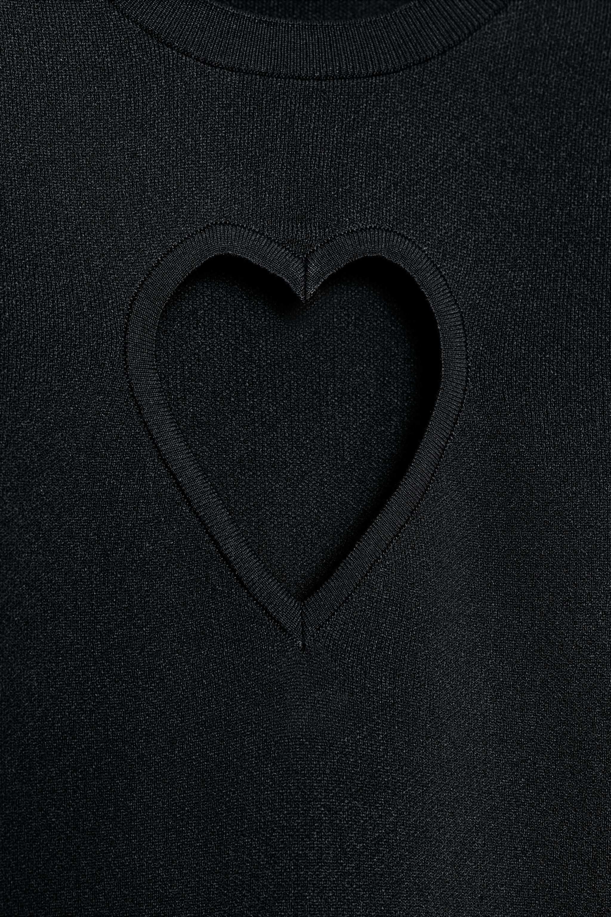 HEART CUT-OUT KNIT JUMPER
