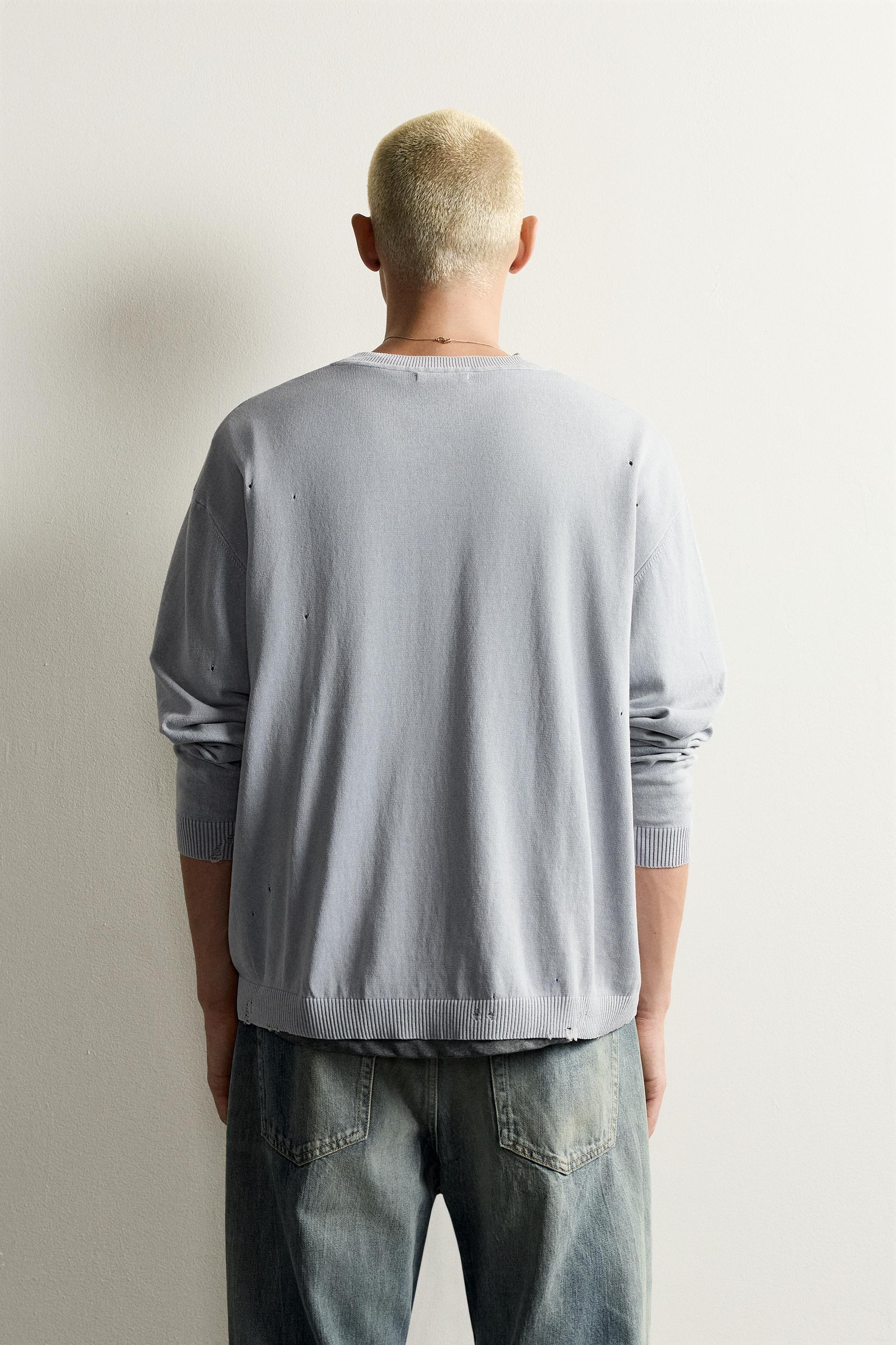 LIGHTWEIGHT DISTRESSED JUMPER