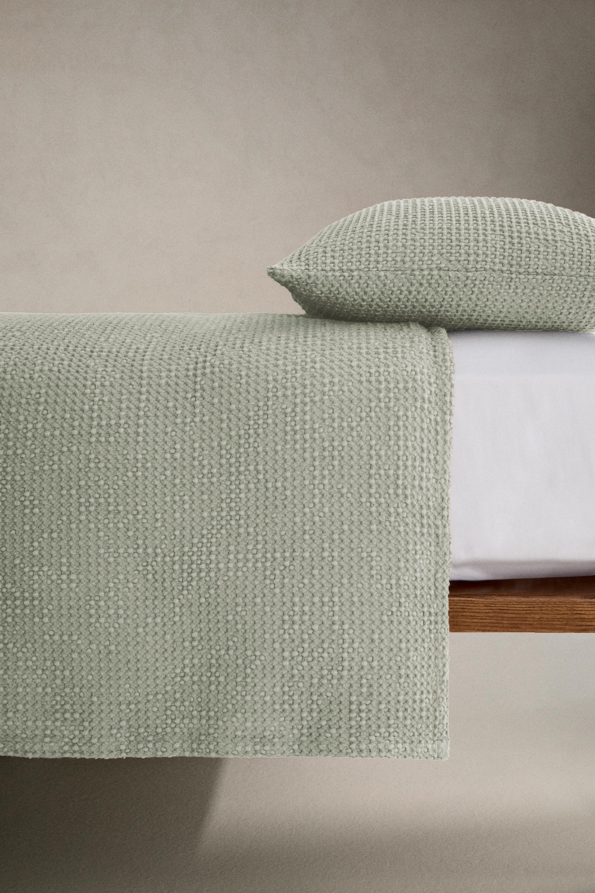 MINI WAFFLE BEDSPREAD