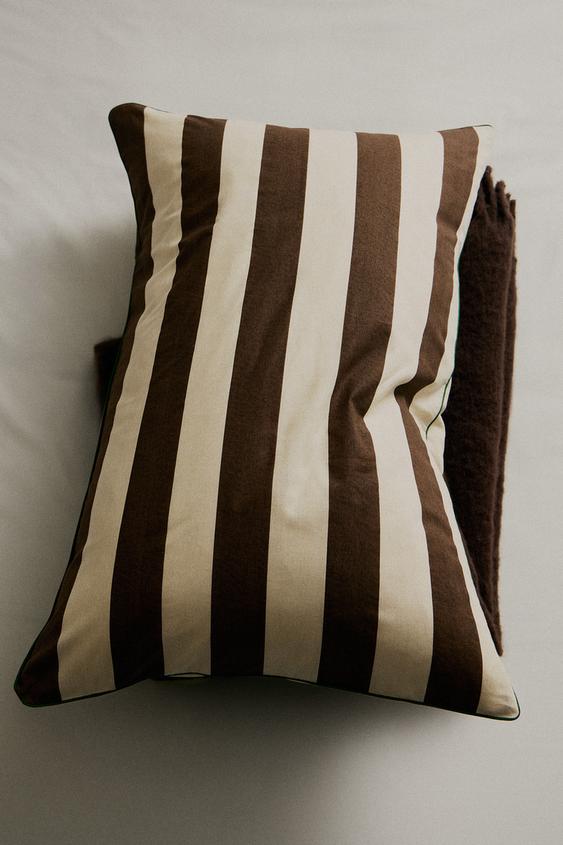 FUNDA ALMOHADA ALGODÓN LAVADO RAYAS - Beige-marro de Zara - Imagen 0