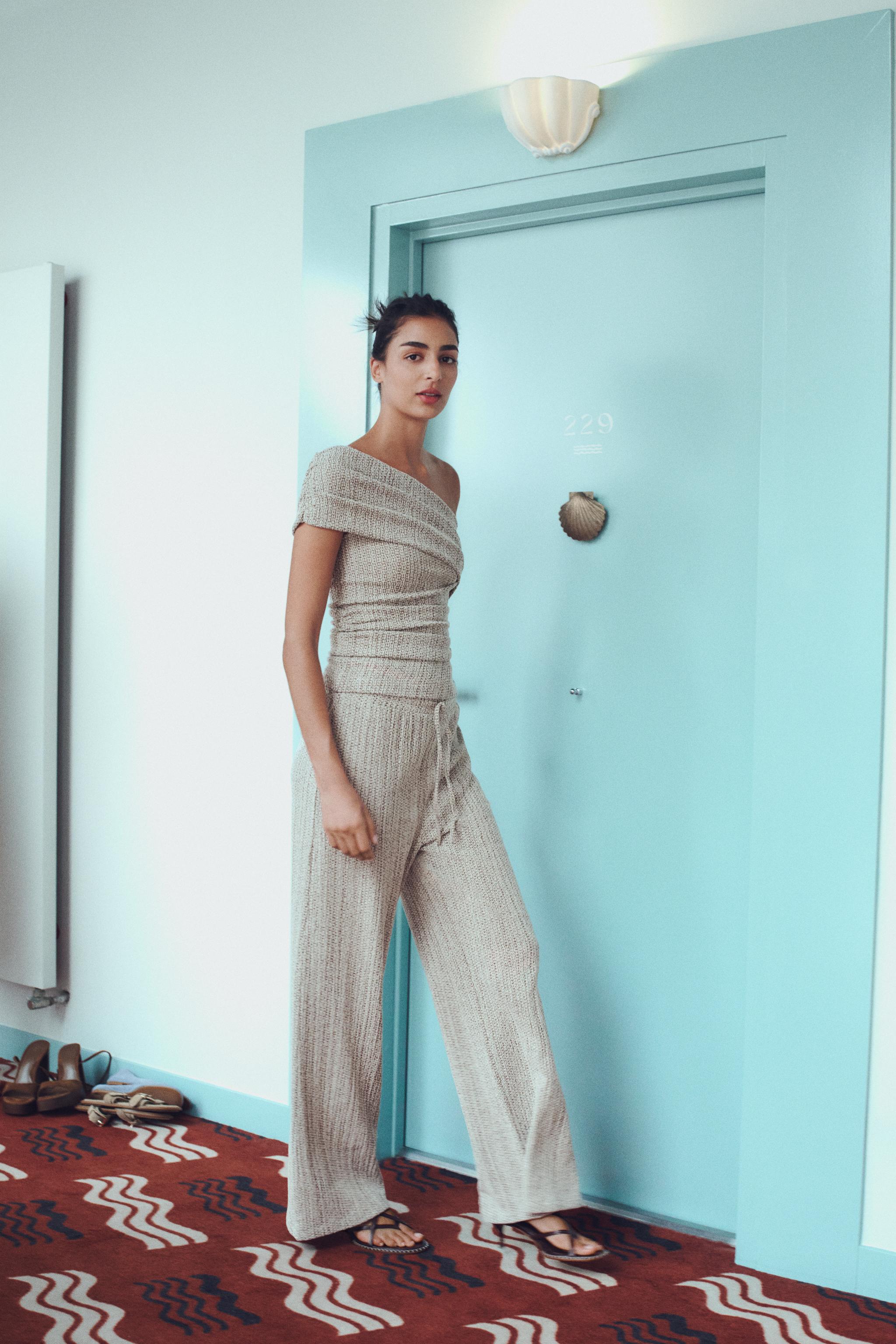 TEXTURED WIDE-LEG TROUSERS