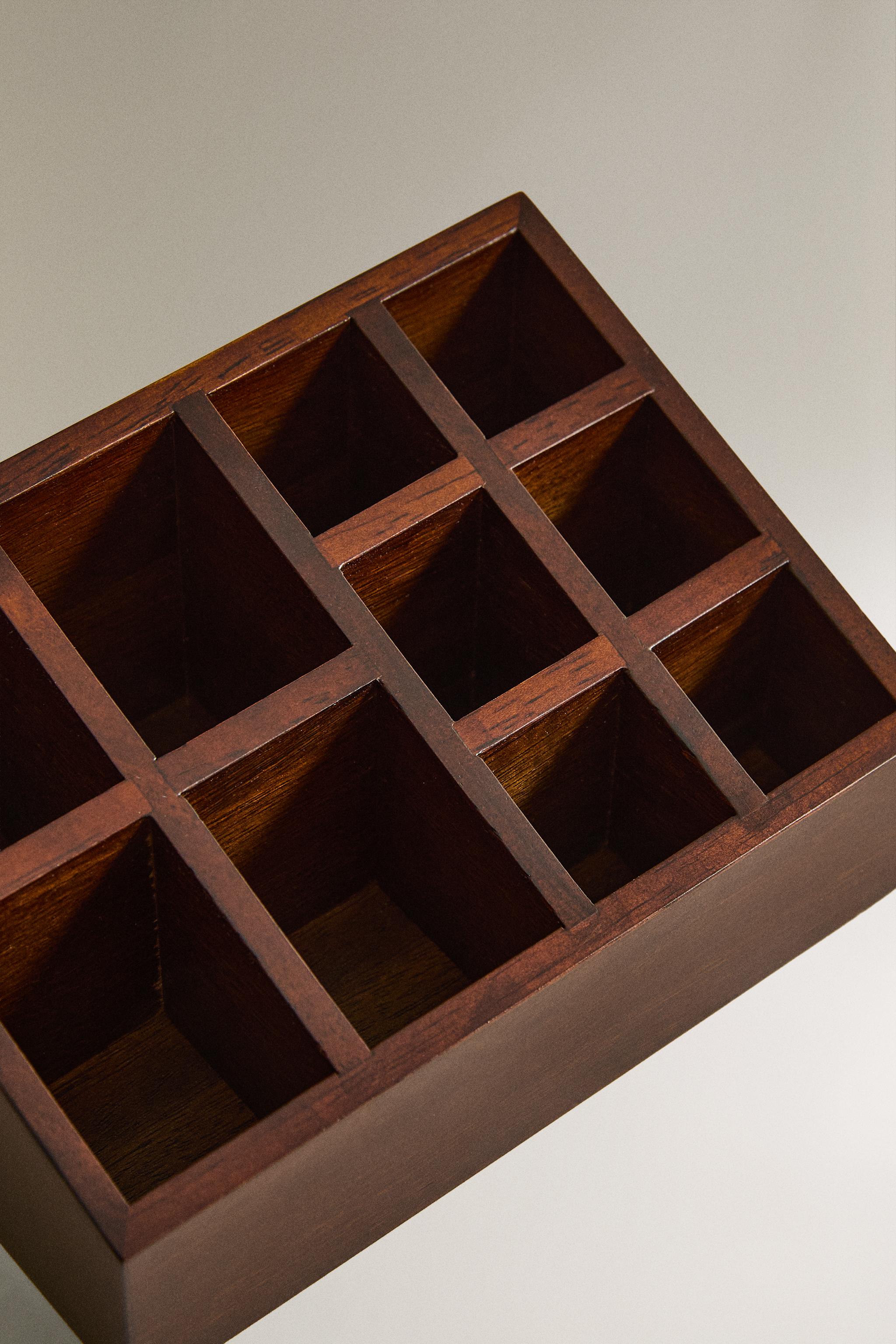 SMALL WOODEN MAKEUP ORGANIZER BOX