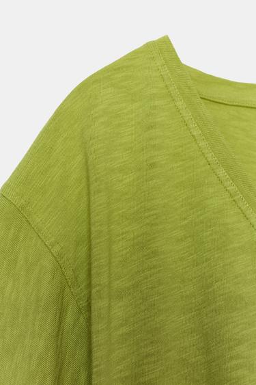 T-SHIRT COL EN V - Vert pistache de Zara - Image 7