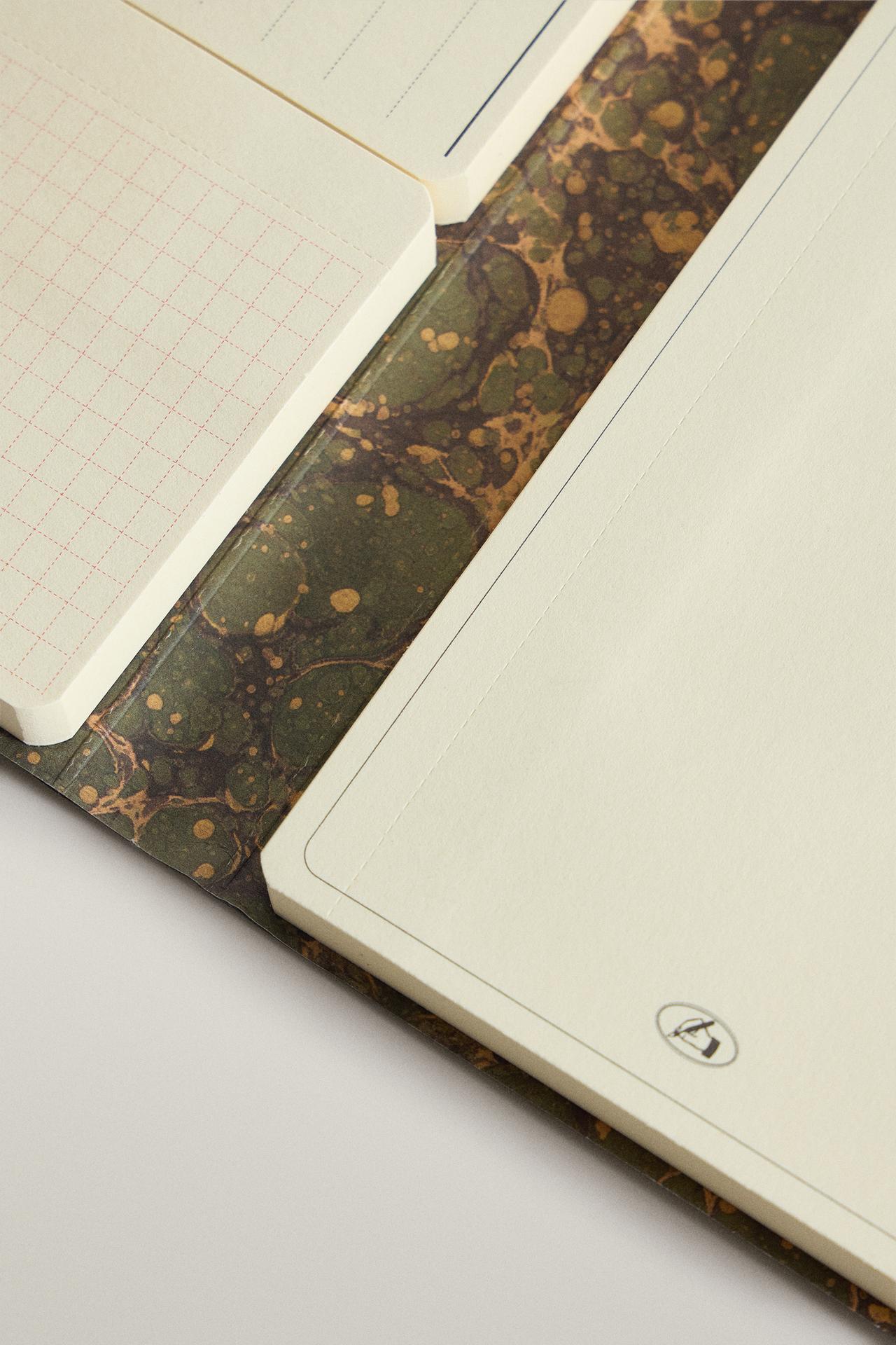FOLD-OUT STICKY NOTE PAD — Multicolored