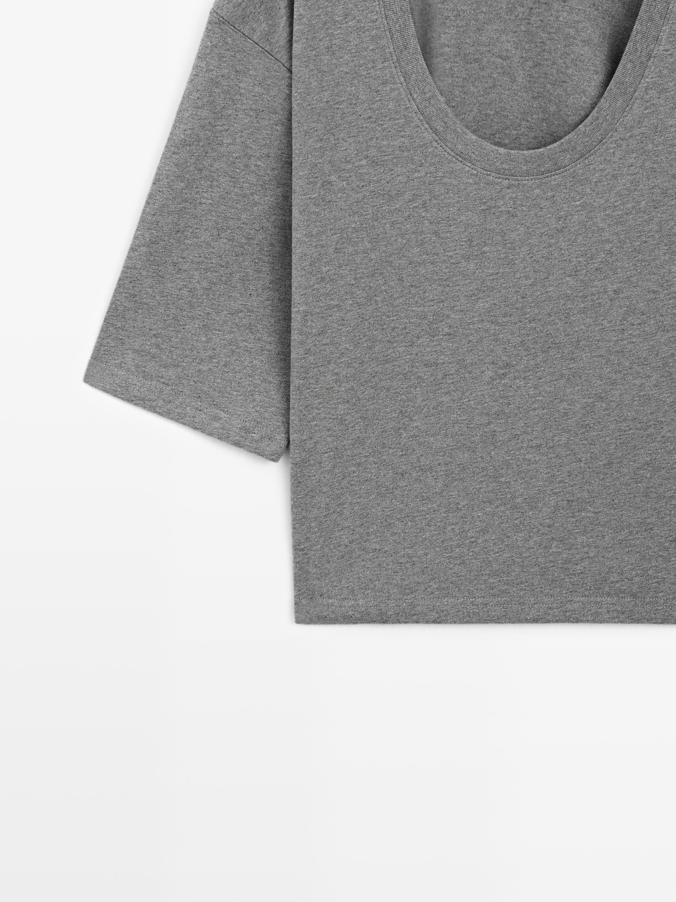 100% cotton scoop neck T-shirt