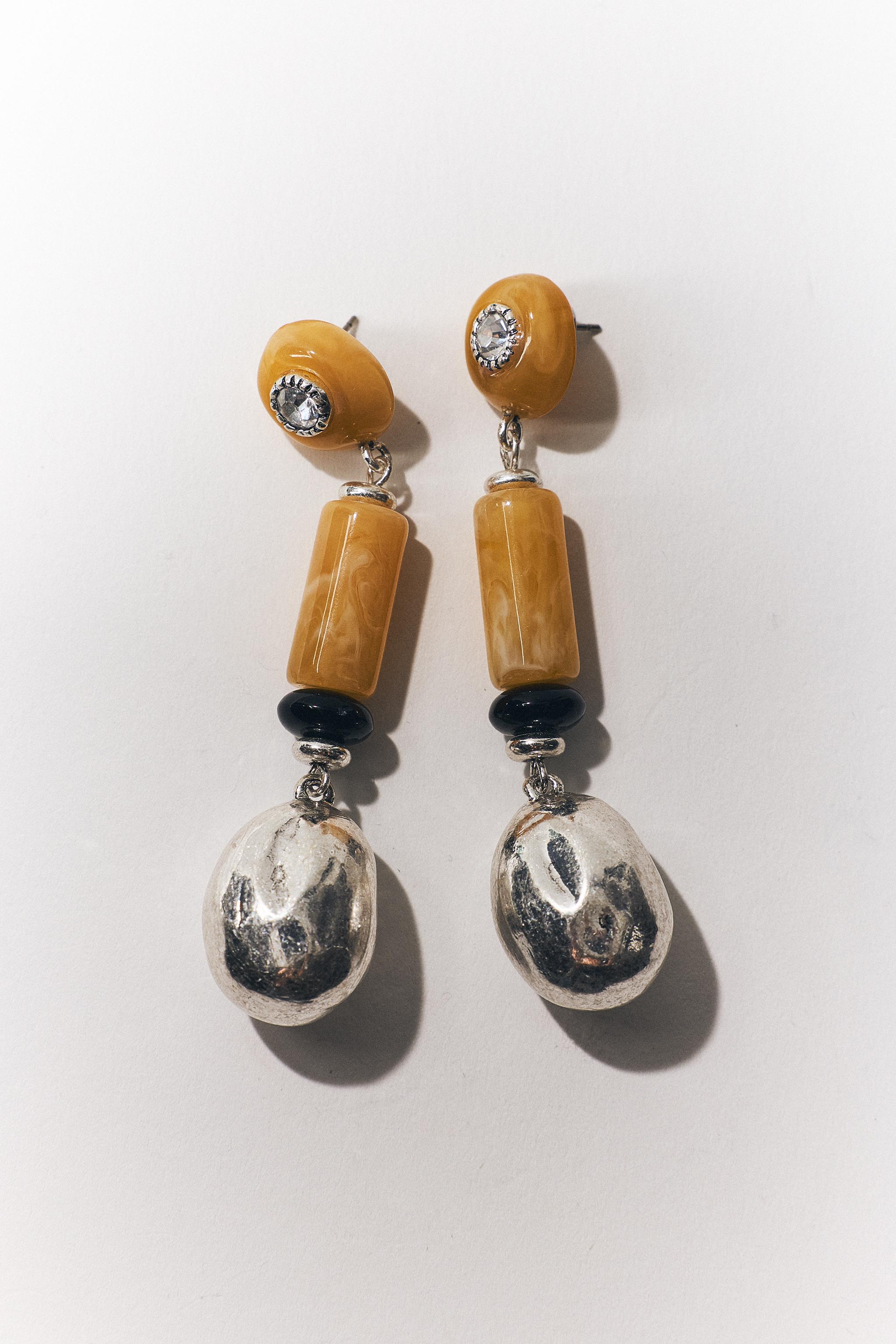 RESIN STONE EARRINGS — Silver