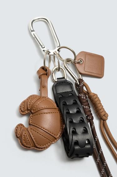 MULTI-CHARM KEY RING - Sand Brown by Zara - Image 2