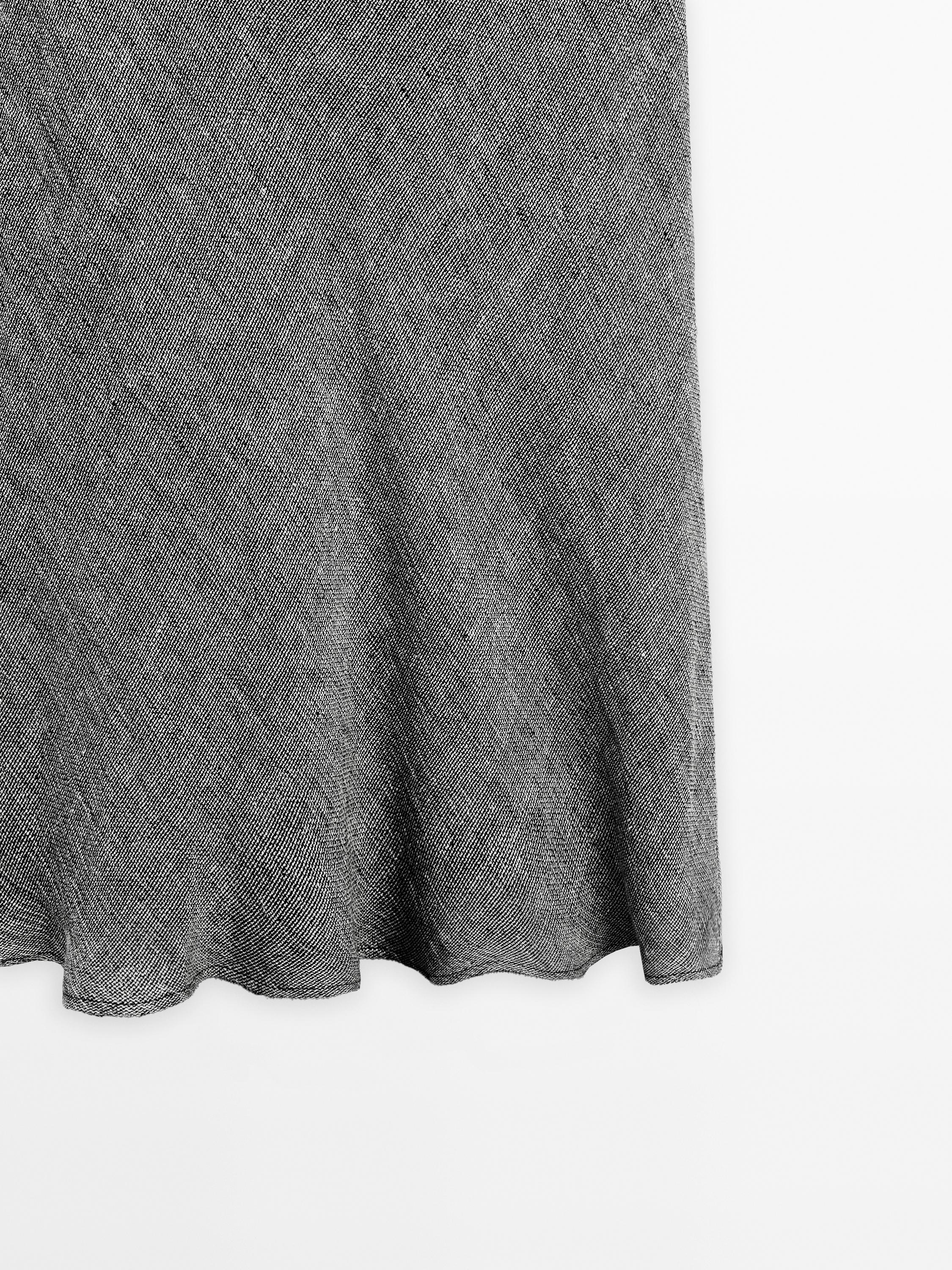 Linen fluid sleeveless dress