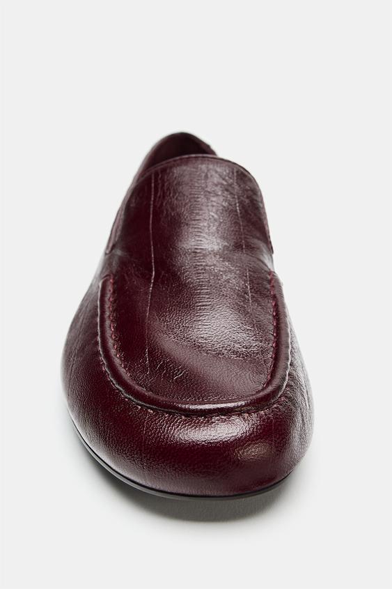 MOCASSINS PLATS EN CUIR SOFT - Bordeaux de Zara - Image 2