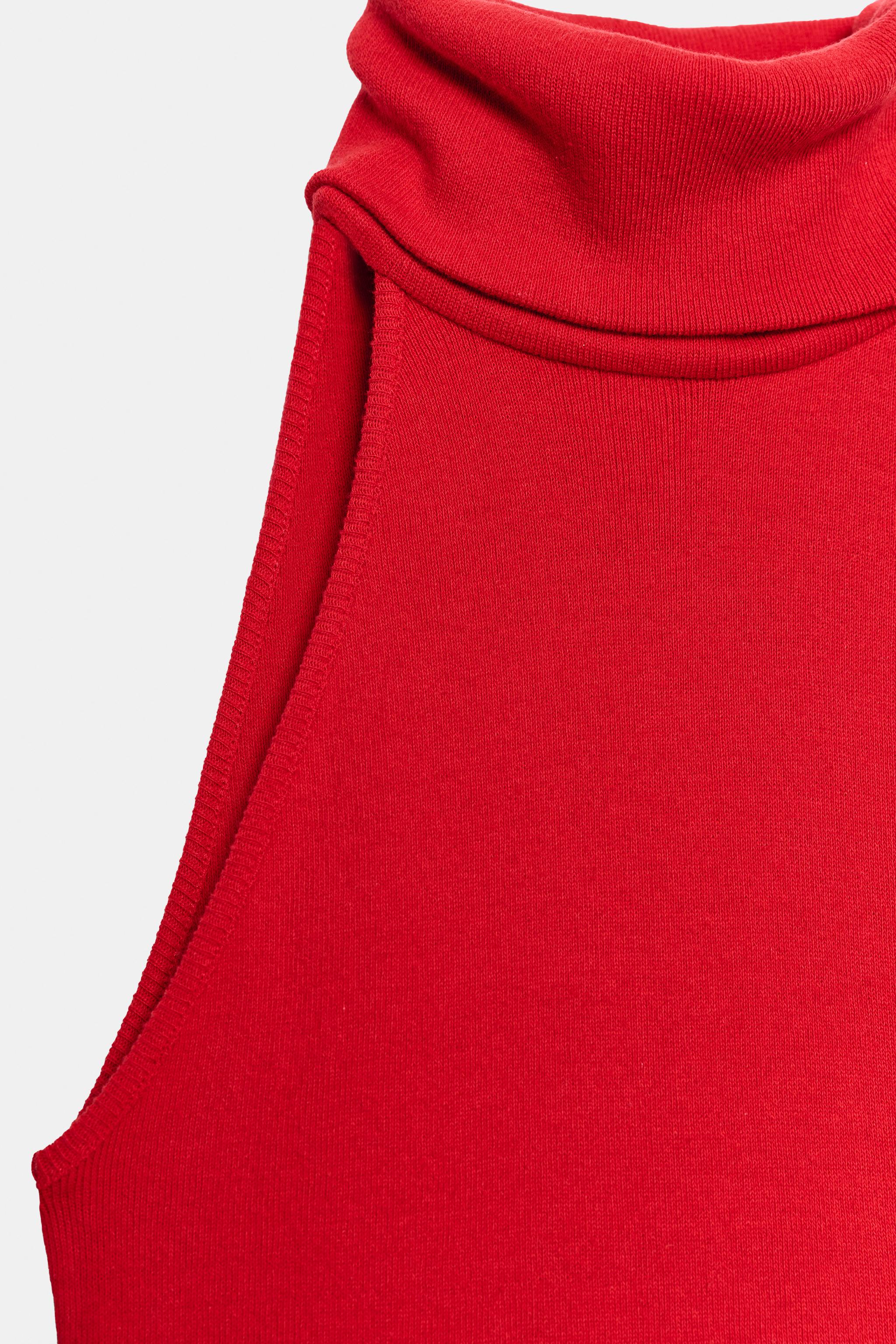 HIGH NECK TOP
