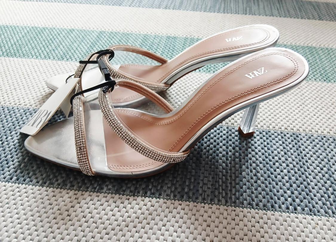 VINYL SANDALS WITH SHINY DETAILS - Image 3