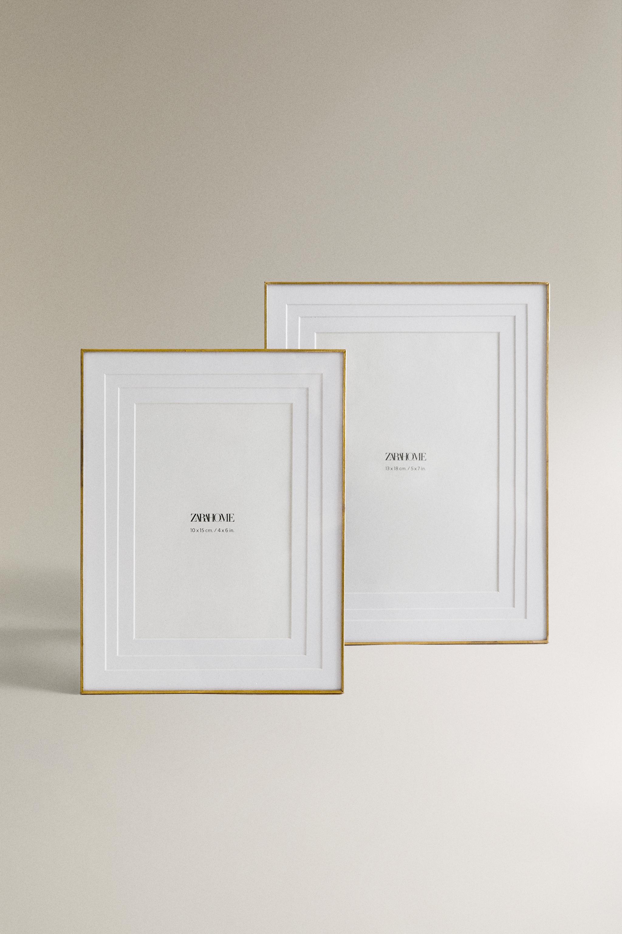 THIN METAL PHOTO FRAME