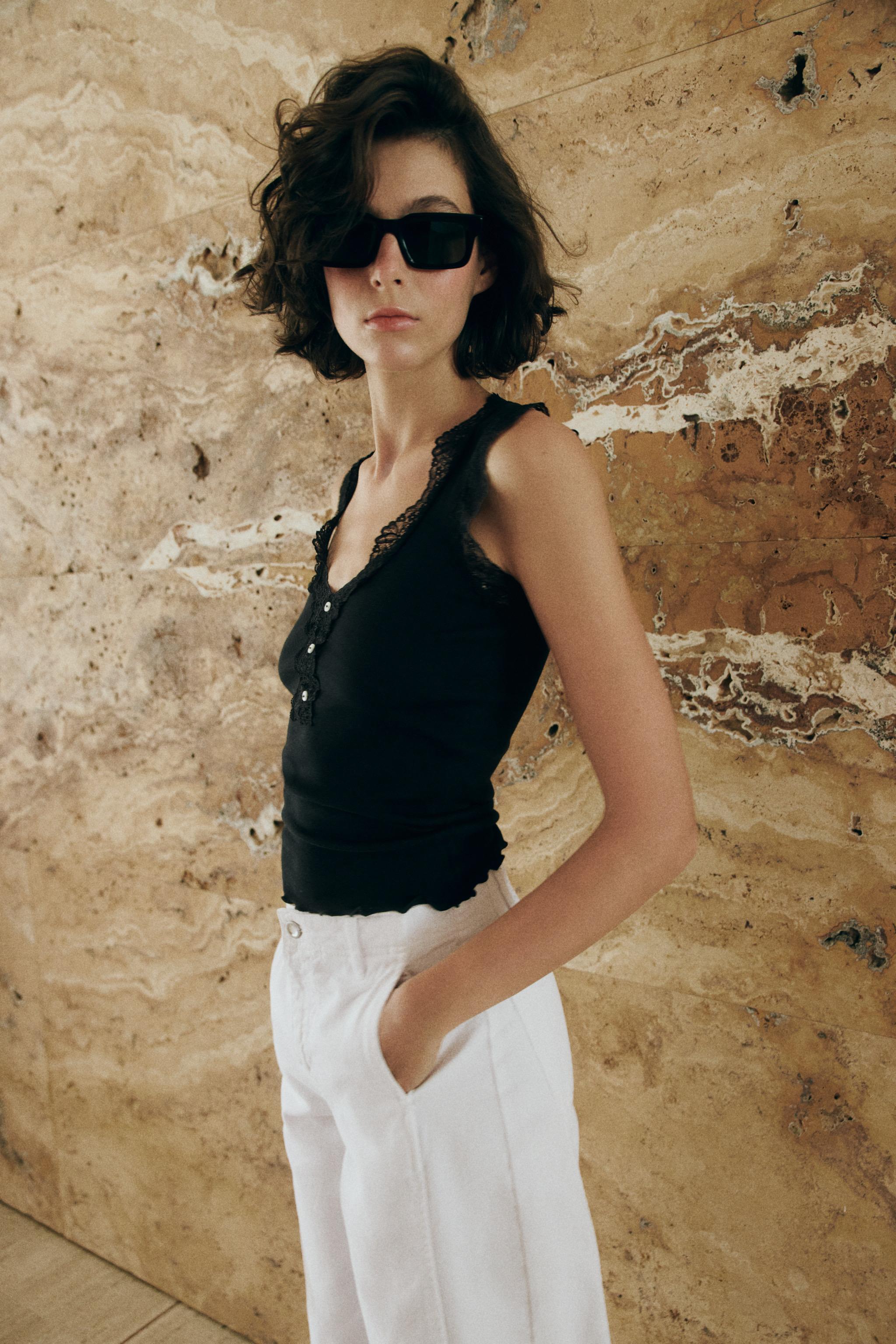 RIBBED LACE T-SHIRT