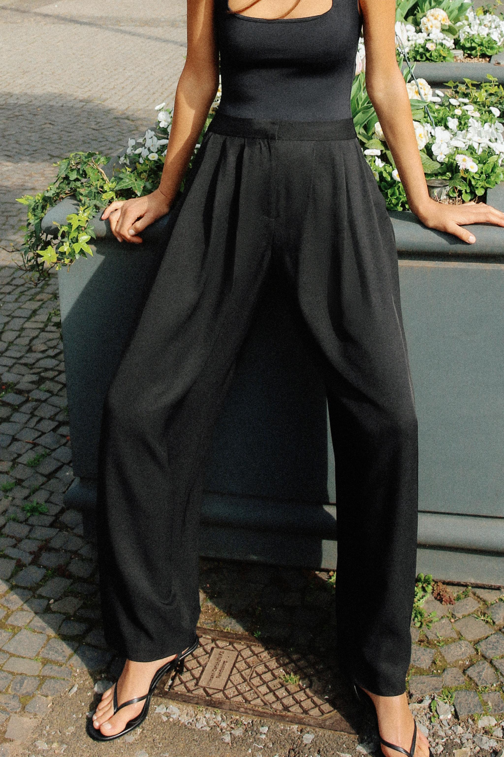 Women's Rayon Cotton Wide Leg Drawstring Capri, Capri Pants Loose Yoga  Pants, Plain Capri for Women, Nightwear Capri with 2 Pocket (Pack of 1) -  Black