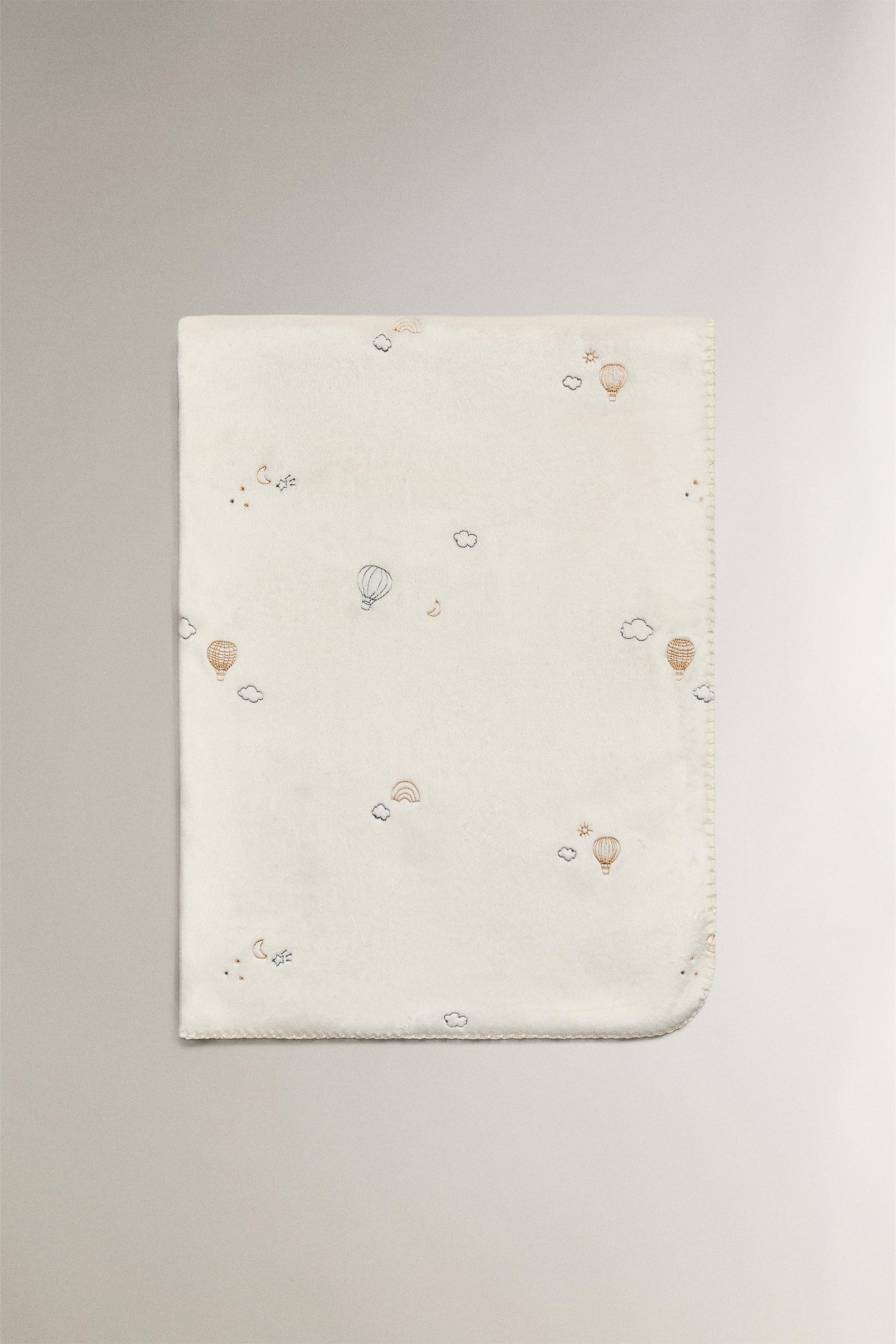 EMBROIDERED BALLOON BABY FLEECE BLANKET
