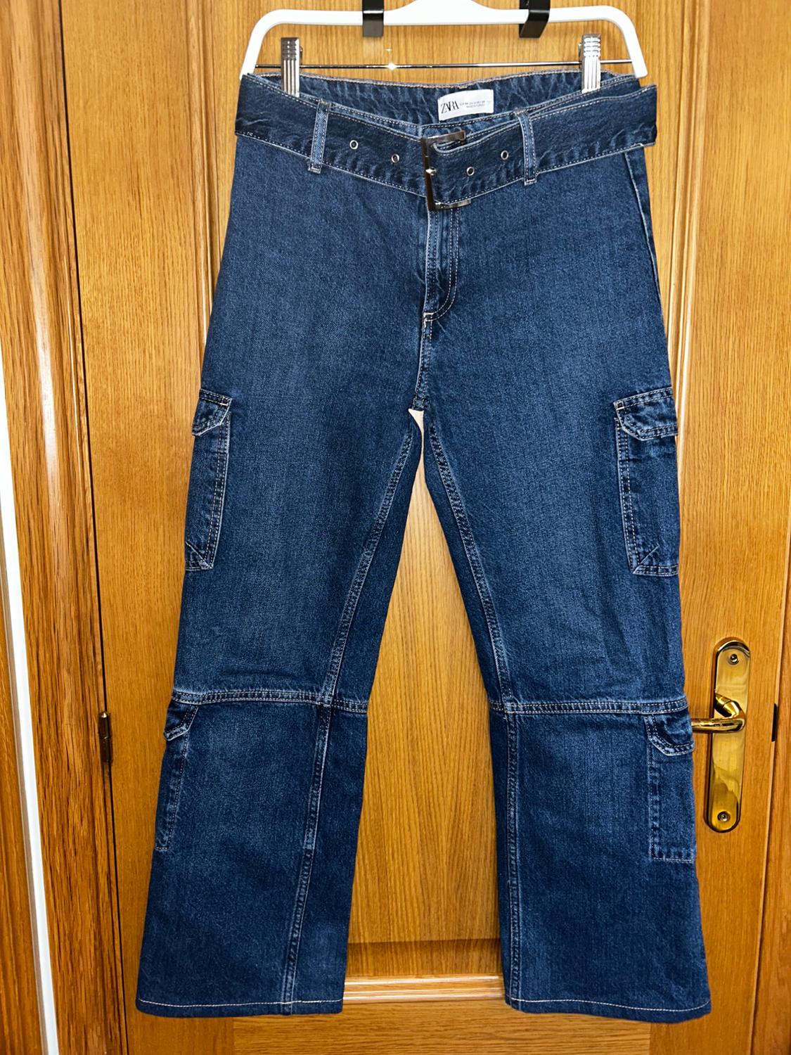 BELTED CARGO JEANS