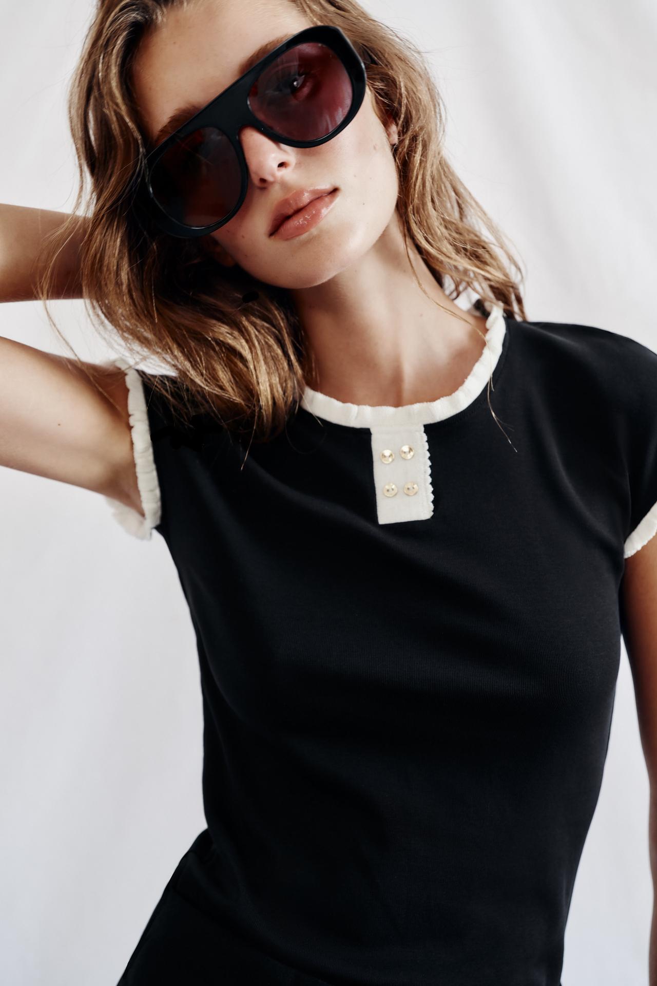 BUTTONED PIPING TOP — Black