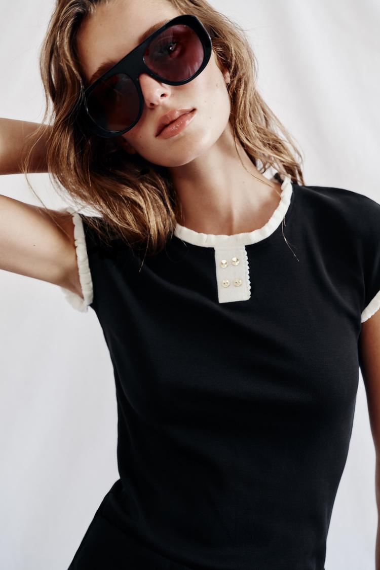 BUTTONED TRIM TOP