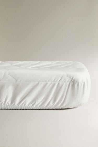 WATERPROOF COTTON MATTRESS PROTECTOR (233 TC) - Oyster-white by Zara
