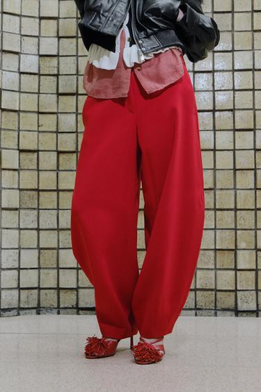 BALLOON ZW COLLECTION パンツレッドZaraのBALLOON ZW COLLECTION パンツ - レッド 