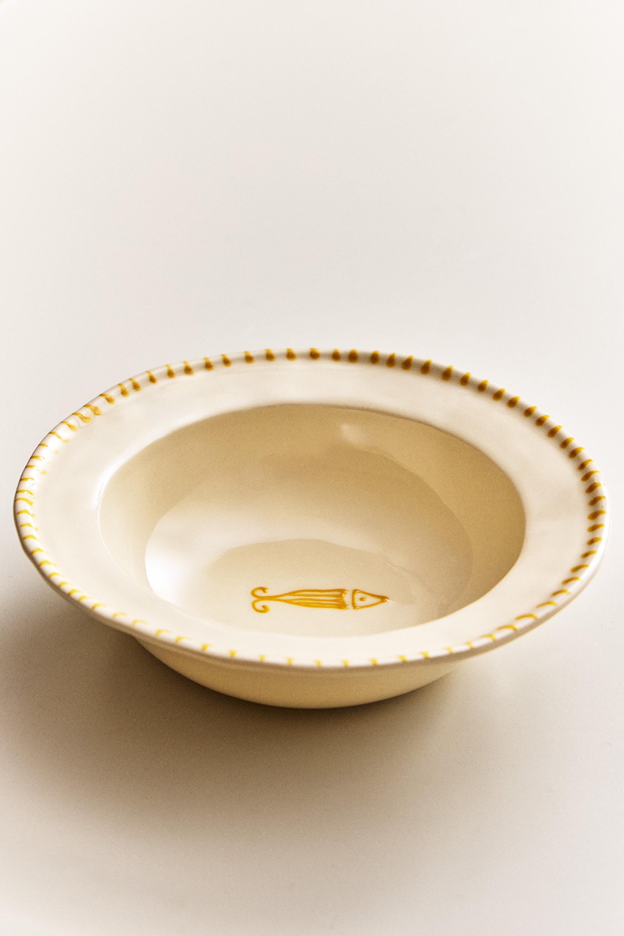 FISH EARTHENWARE BOWL — Yellow