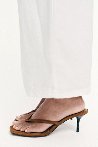 САНДАЛИ НА ТОК С КАИШКА - Кафяво от Zara