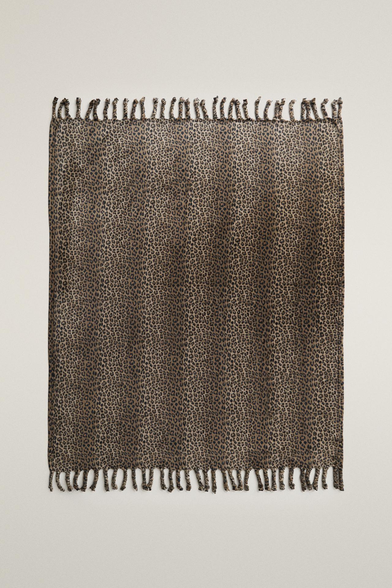 ANIMAL PRINT FLEECE BLANKET — Leopard