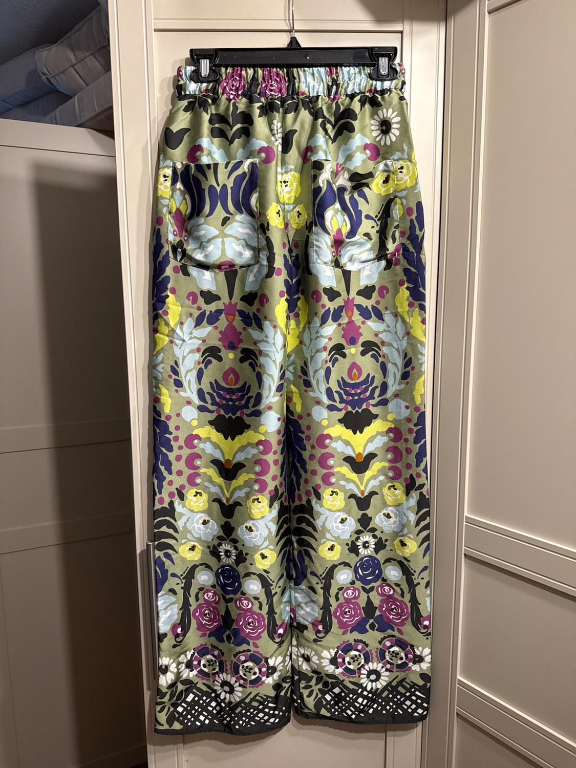 PANTS, AND SILKY MATERIAL - Image 3