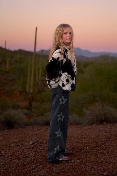 جينز بقصة ساق واسعة ونجوم مكررة - أزرق الخاص بـ Zara