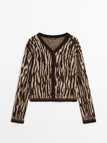 Cárdigan animal print con lana alpaca - Marrón de Zara