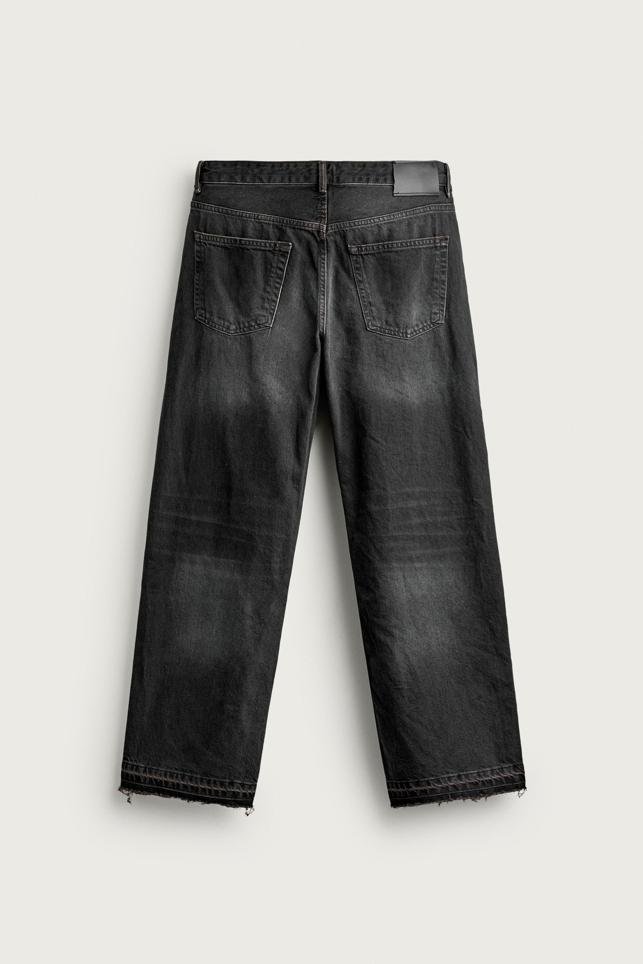 LOOSE-FIT JEANS
