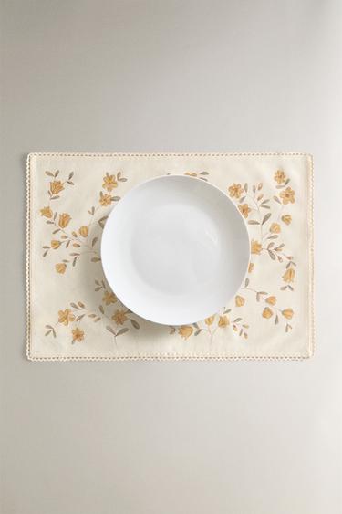FLORAL PRINT PLACEMAT - Green by Zara - Image 4