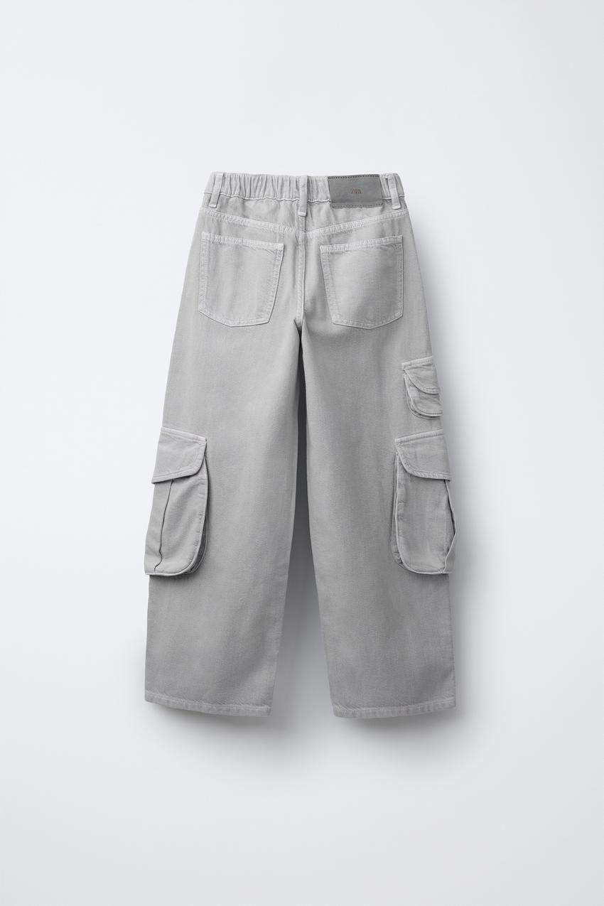 CARGO JEANS WITH POCKETS